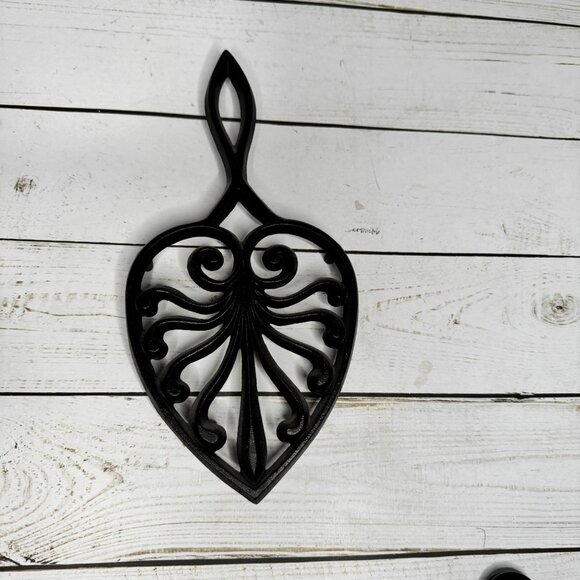 Vintage Cast Iron Trivet Heart Design Footed Kitchen Decor 10" Plant Pot - Picture 1 of 4